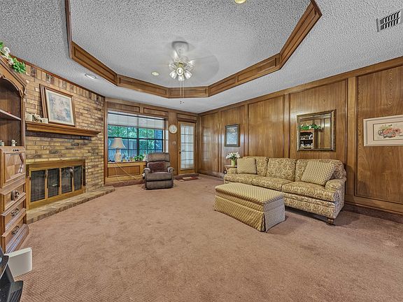 3rd image of 6712 N Park Dr
