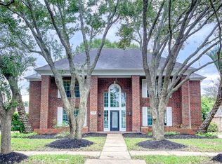 2015 Plantation Bend Dr, Sugar Land, TX 77478