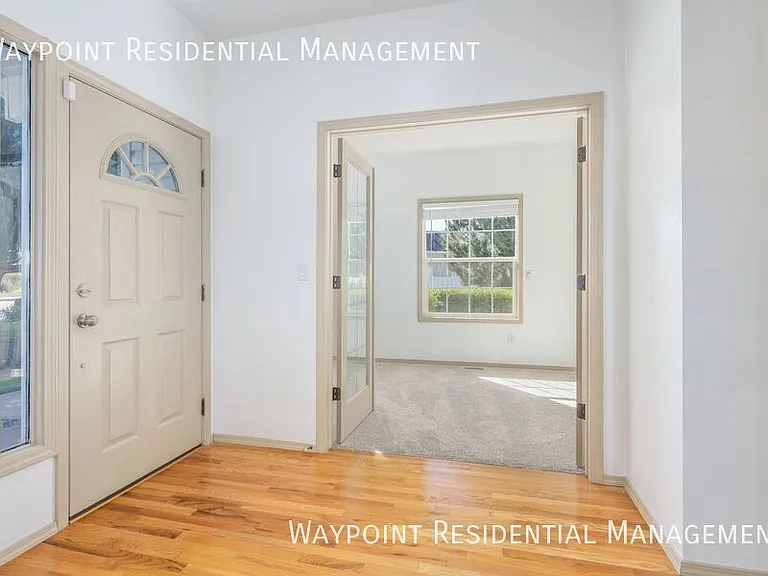 9640 W Sleepy Hollow Ln — Photo 4