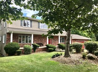 10 Eastward Dr, Lincoln, RI 02865