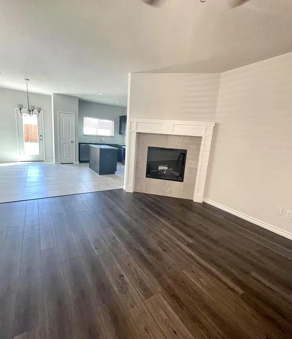 3 bed, 1557 sqft, $2,200 — Photo 2