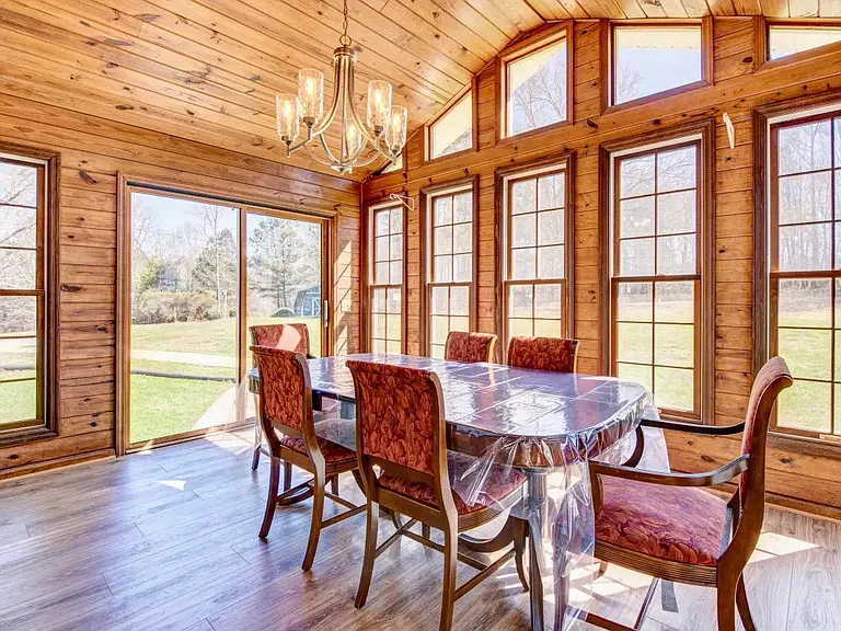 10208 Cumming Hwy — Photo 11
