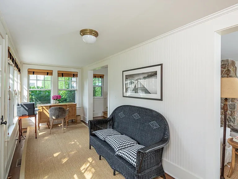 40 McGuirk St — Photo 9