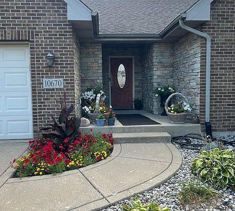 3rd image of 10670 Maine Dr