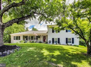4217 Kincaid Ct, Chantilly, VA 20151