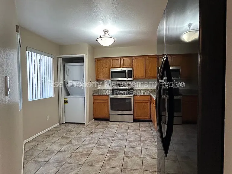 9465 N 92nd St #108 — Photo 9