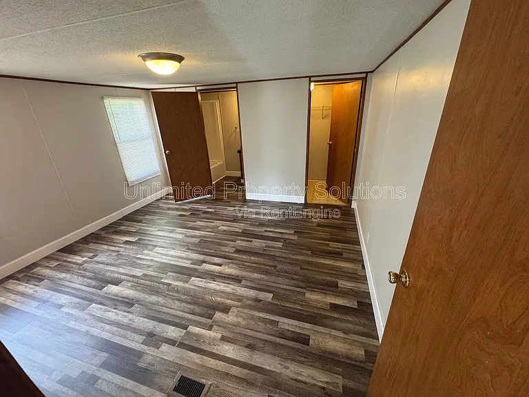9499 Wendi Dr NE #I — Photo 10
