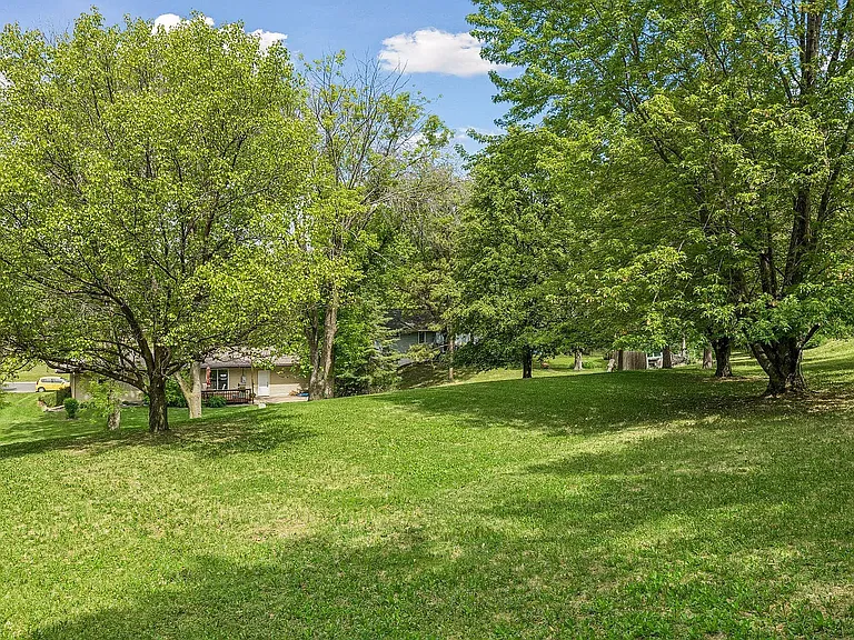 1064 Hackmann Cir NE — Photo 38