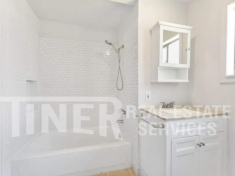 1436 Carrie St — Photo 15