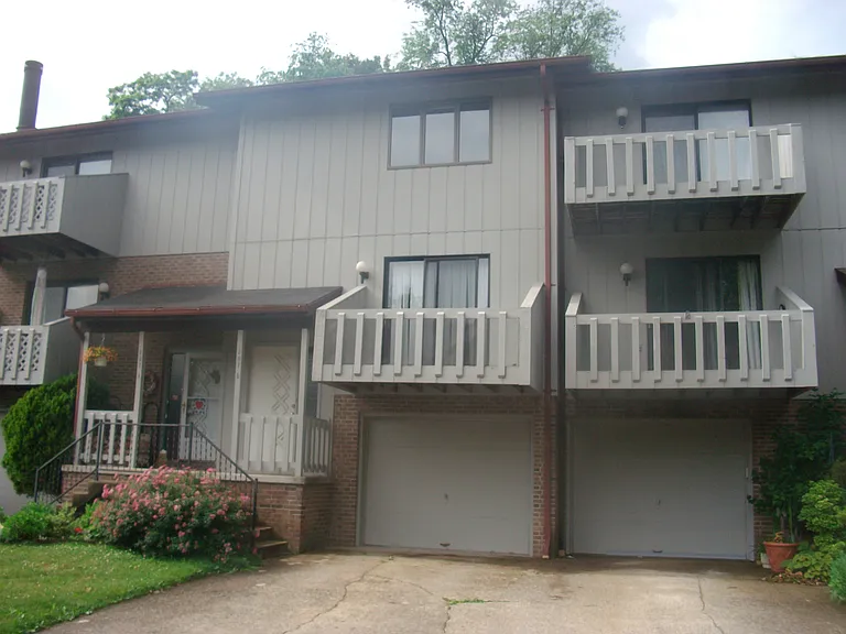 207B Morgan Dr — Photo 1