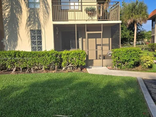 374 Lakeview Dr APT 104, Weston, FL 33326