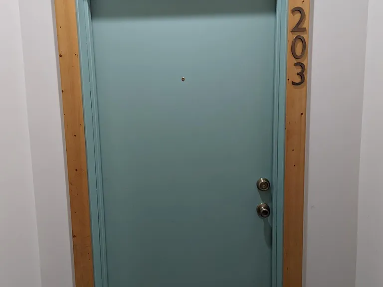 116 E Market St — Photo 4