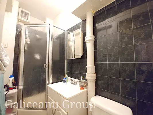 Rented by Lexington Real Estate Group | media 7