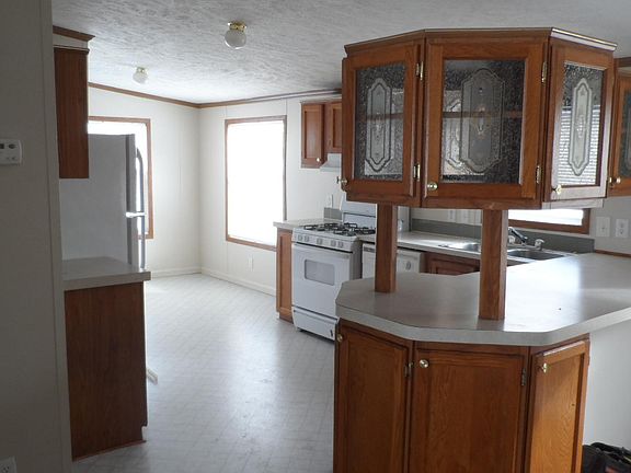 2nd image of 365 Parker Lake Dr