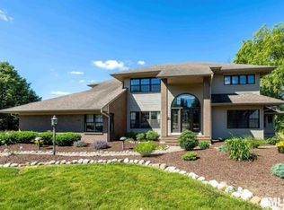 4905 Turnberry Ct, Davenport, IA 52807
