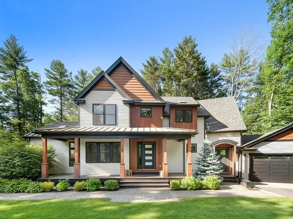5 Woodland Dr, Tewksbury, MA 01876