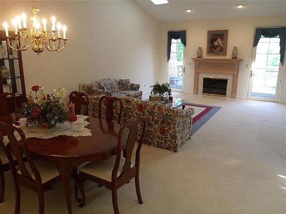 4th image of 2789 Country Woods Ln