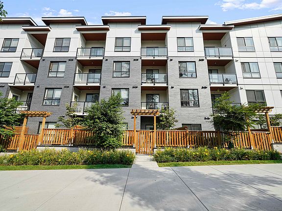 4th image of 106-20362 72b Ave #106