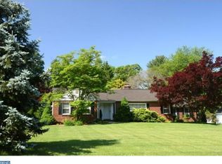 208 W Pembrey Dr, Wilmington, DE 19803