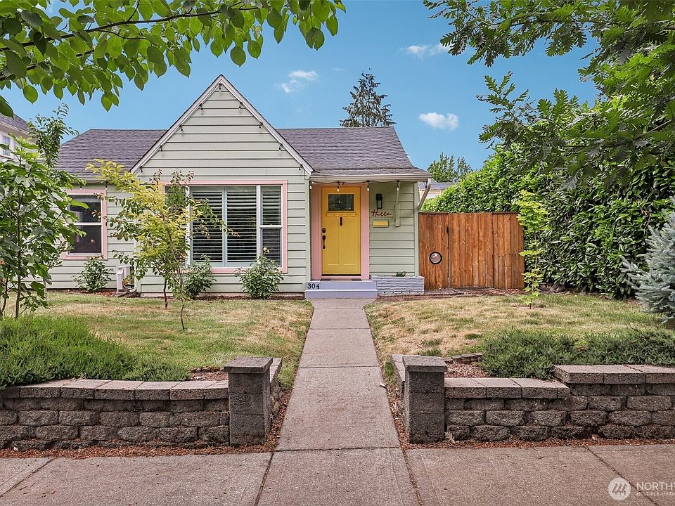 1st image of 304 W 32nd Street