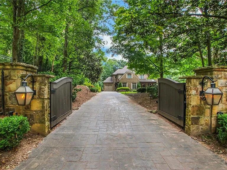 5265 Peachtree Dunwoody Rd — Photo 85