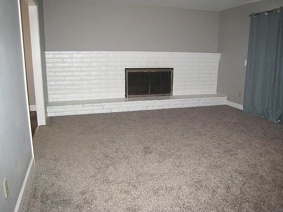 2nd image of 2005 Willow Dr