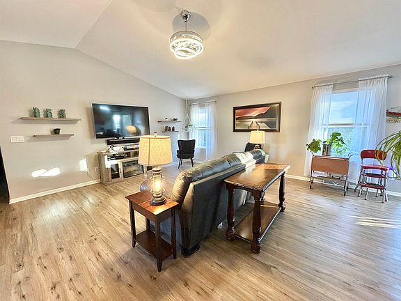 5th image of 5969 Birkenshaw Ln