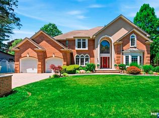 18 Henmar Dr, Closter, NJ 07624