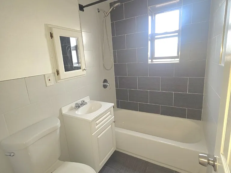 92-42 190th St #2 — Photo 7