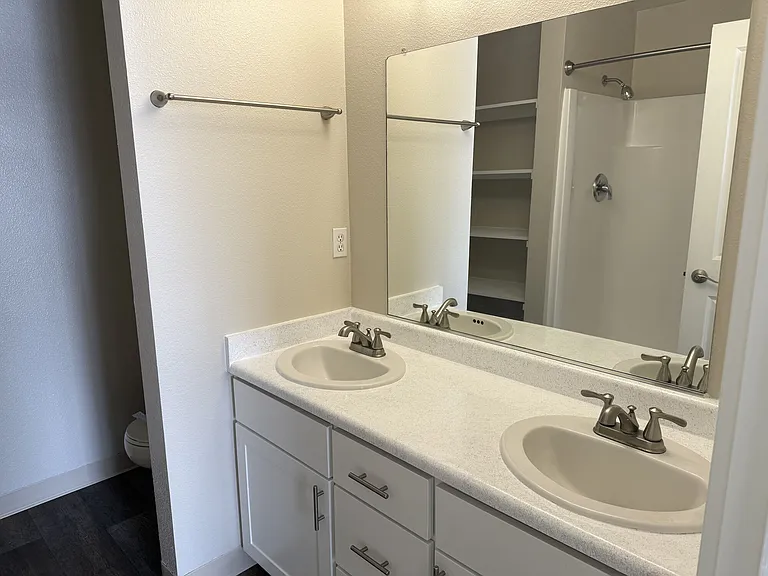 Chinook Way Apartments — Photo 8