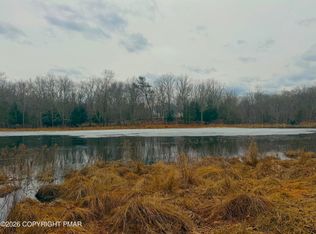 1374 Spruce Dr, Cresco, PA 18326