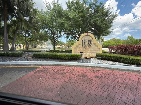 12760 Vista Isles Dr, Fort Lauderdale, FL