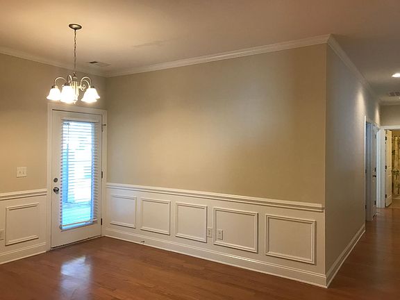3rd image of 208 Louisville Dr #208