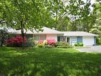 1st image of 93 Dosoris Ln