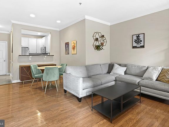 3rd image of 1321 N Adams Ct APT 204