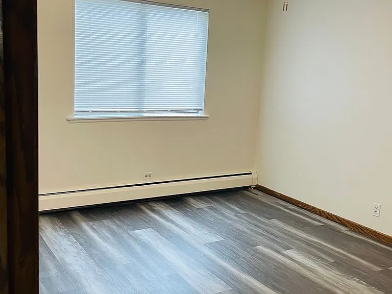 DJ Smith Realty Emerson Ave S — Photo 3