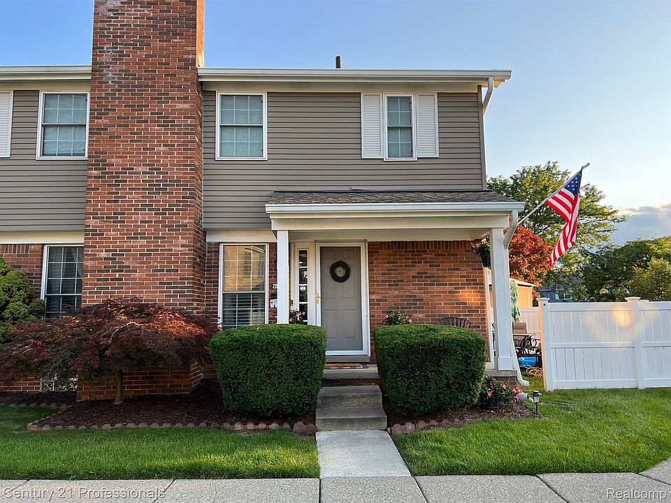 1st image of 20922 Glen Haven Cir W