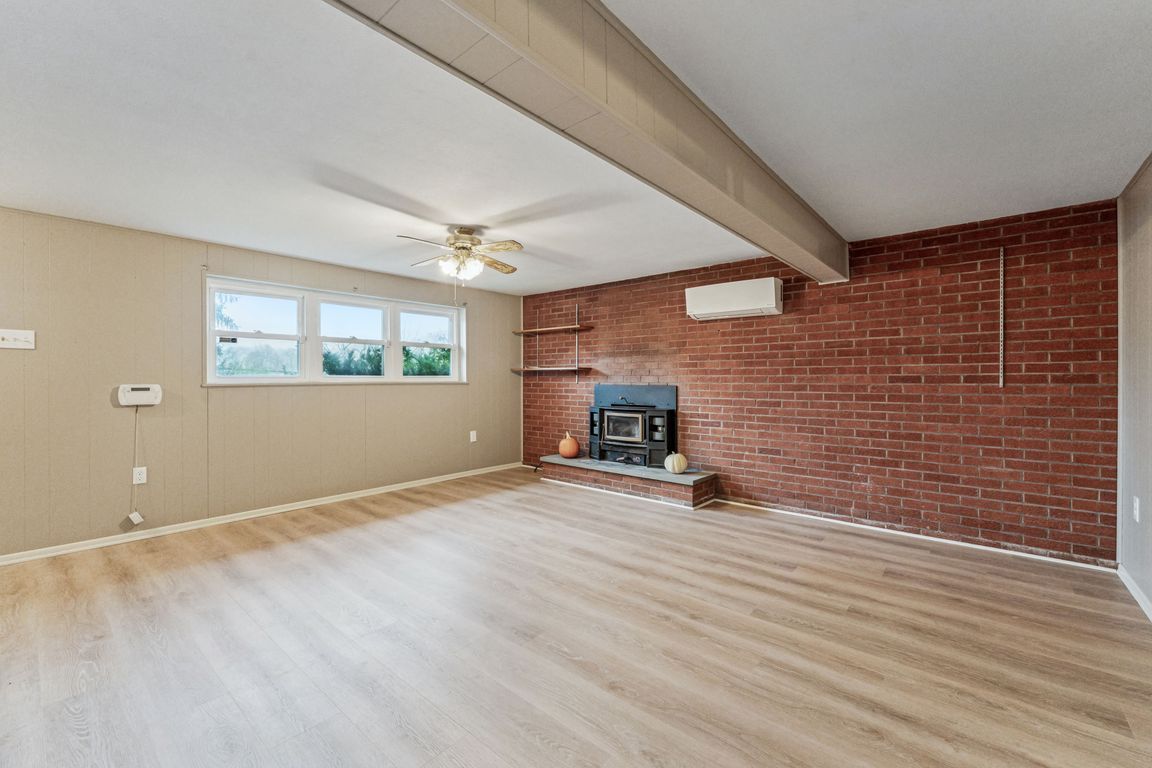 next background image