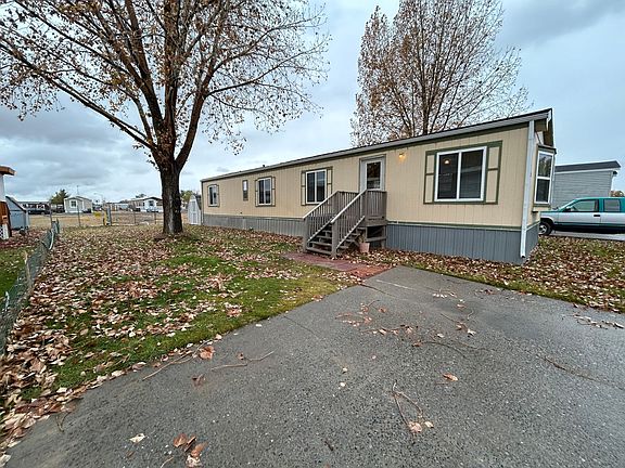 3rd image of 2315 Garnet Ave