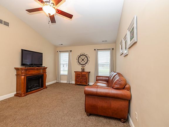 3rd image of 9342 Arrowcreek Dr
