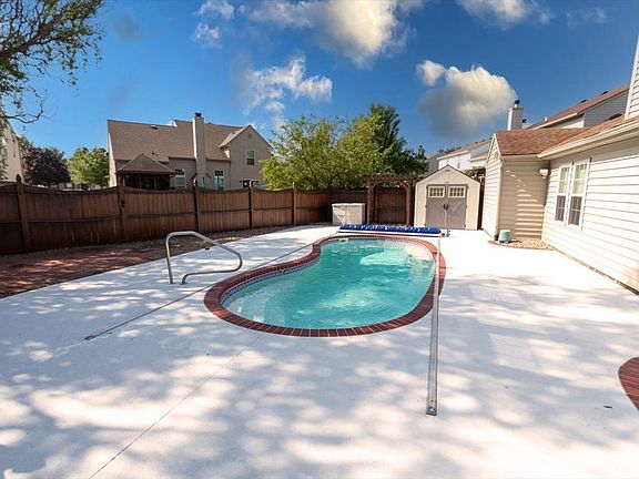 5th image of 4825 Thicket Grove Ln