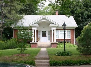 332 River Bluff Rd, Elgin, IL 60120