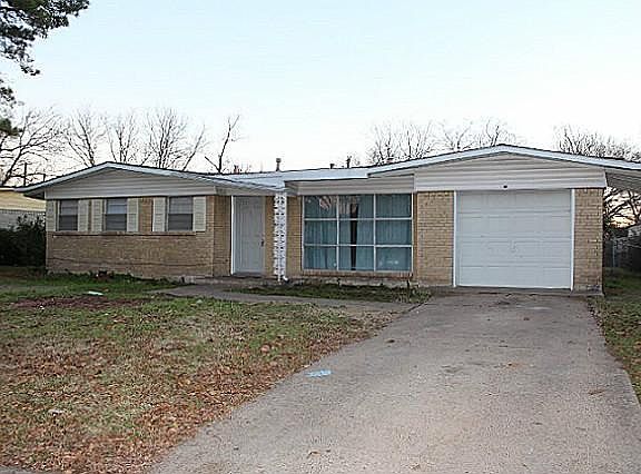 2nd image of 110 Carolyn Dr