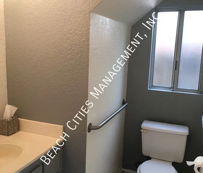 202 Elmira Ave — Photo 8