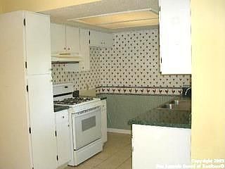 4th image of 7639 Meadow Lawn St