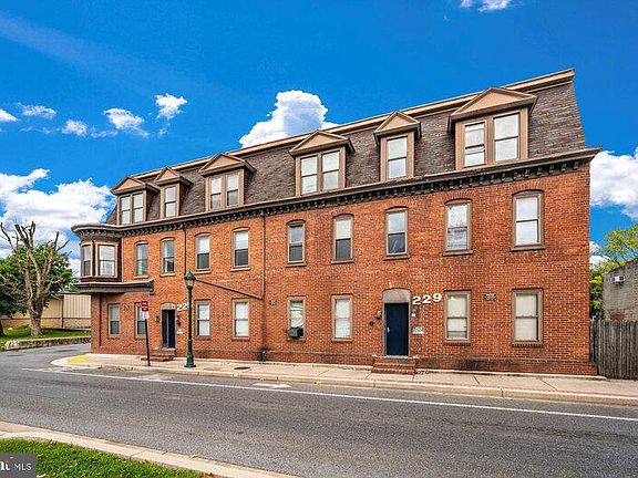 2nd image of 225 Jonathan St #229