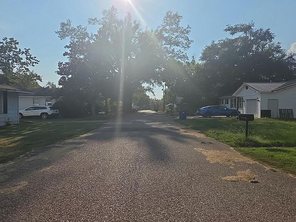 4th image of 175 Birch St