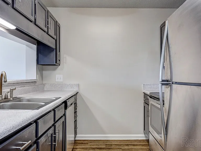 Deep River Pointe — Photo 36
