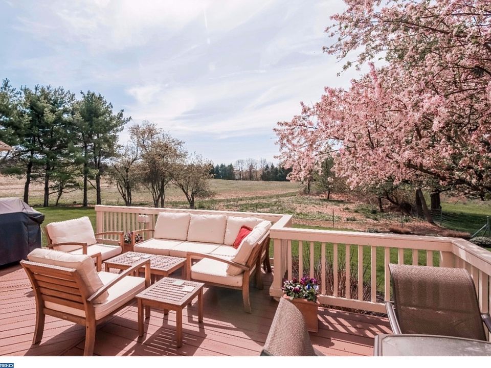 2nd image of 1777 Greenbriar Ct