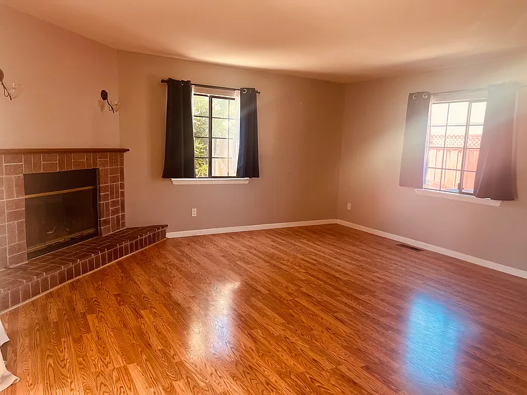 442 Bryan Ave — Photo 3